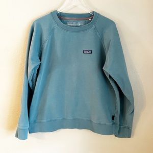Patagonia pullover crew neck sweatshirt. 100% cotton.